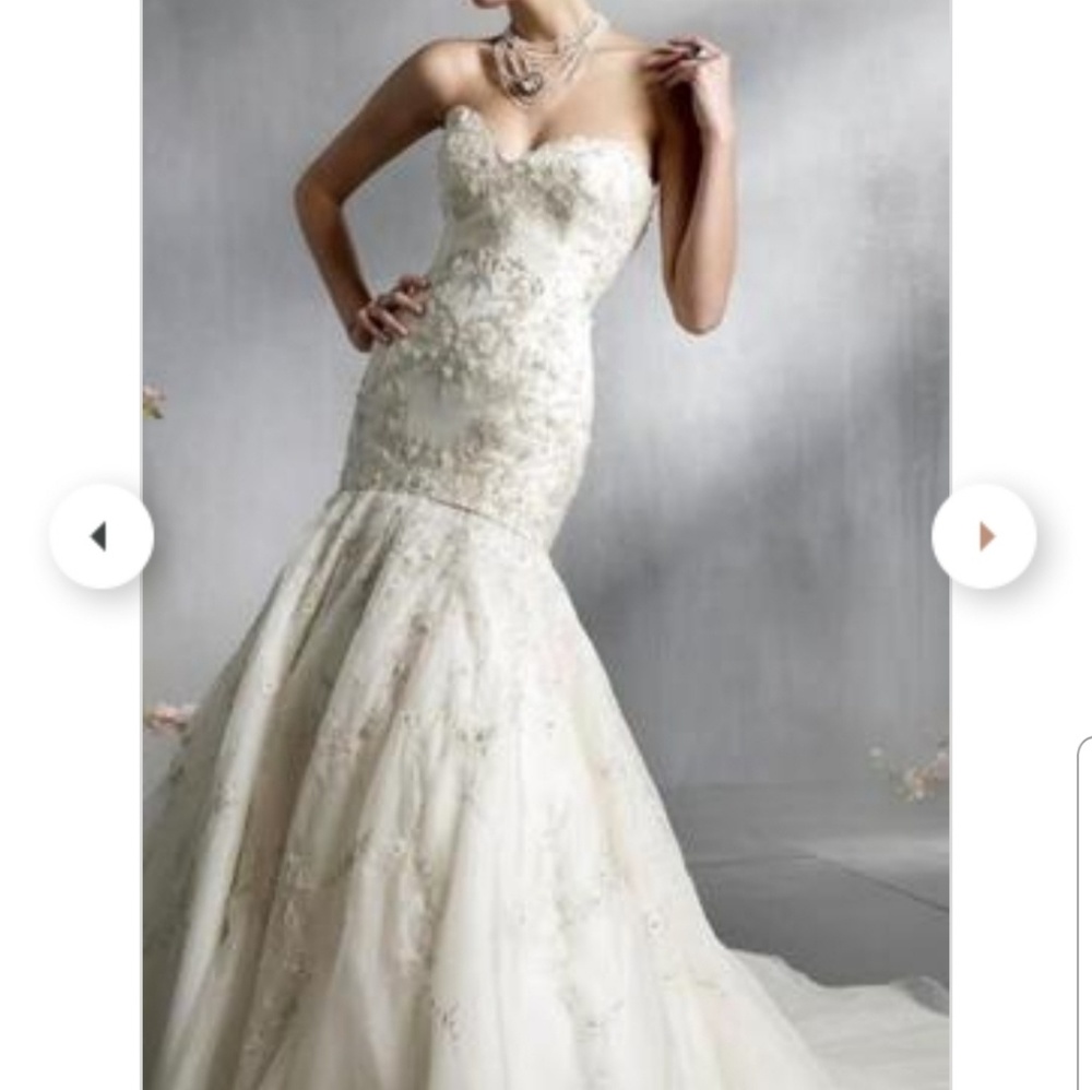 Wedding gown